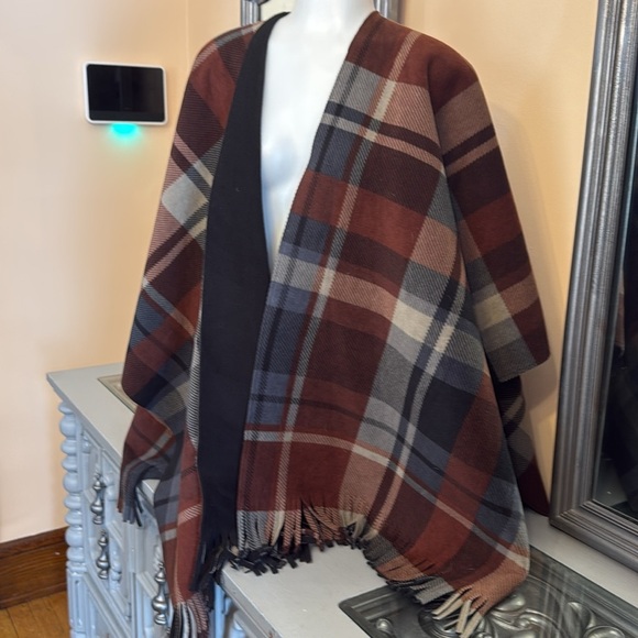 Plaid Women's Scarf in Black and Brown - Picture 3 of 8